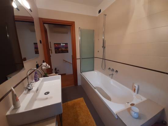 bagno piano primo - Casa a schiera 2 camere SAN DONA' DI PIAVE zona PASSARELLA in vendita - Rif.: 2391