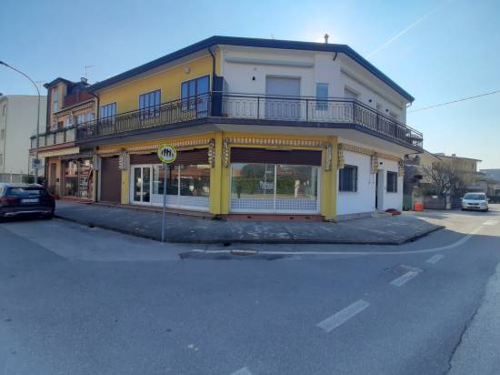 esterno - Negozio SAN DONA' DI PIAVE zona SAN PIO X in vendita - Rif.: 2397