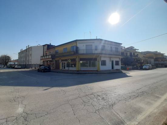 stabile - Negozio SAN DONA' DI PIAVE zona SAN PIO X in vendita - Rif.: 2397