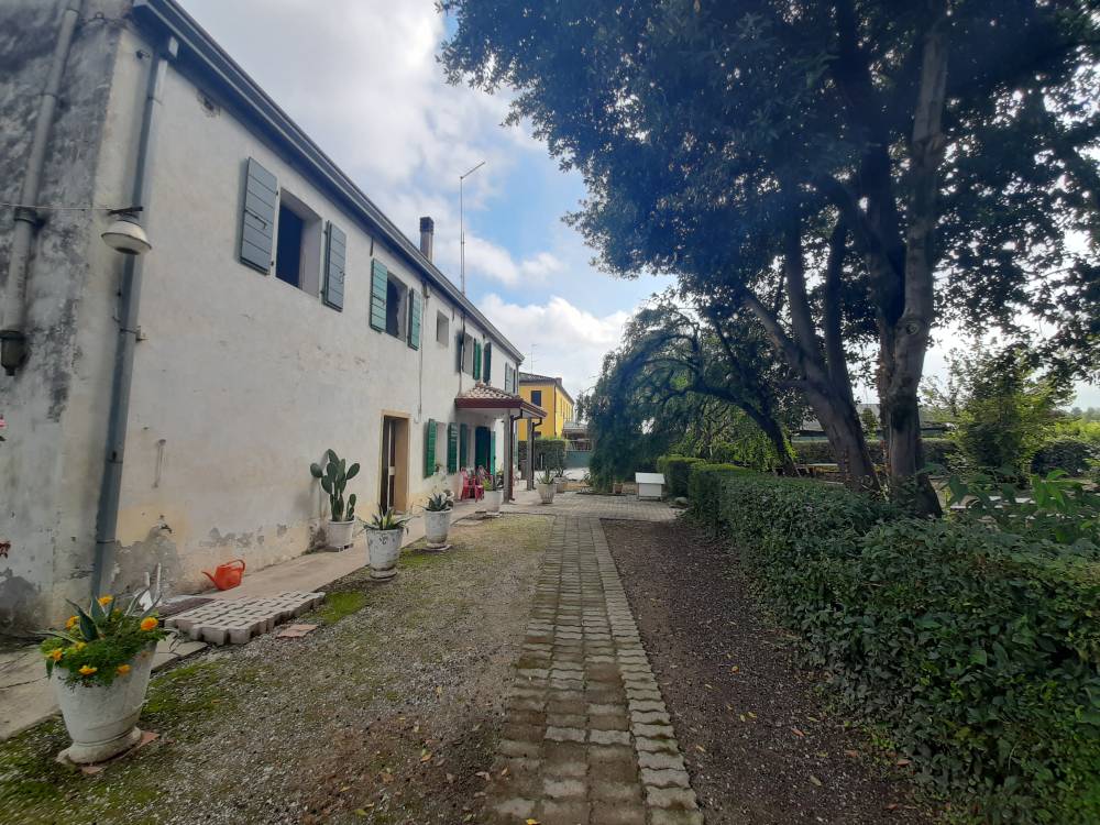 esterno - Porzione di casa a NOVENTA DI PIAVE in vendita - Rif.: 2384
