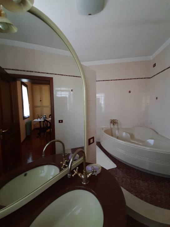 bagno - Casa singola a SAN DONA' DI PIAVE in vendita - Rif.: 2427