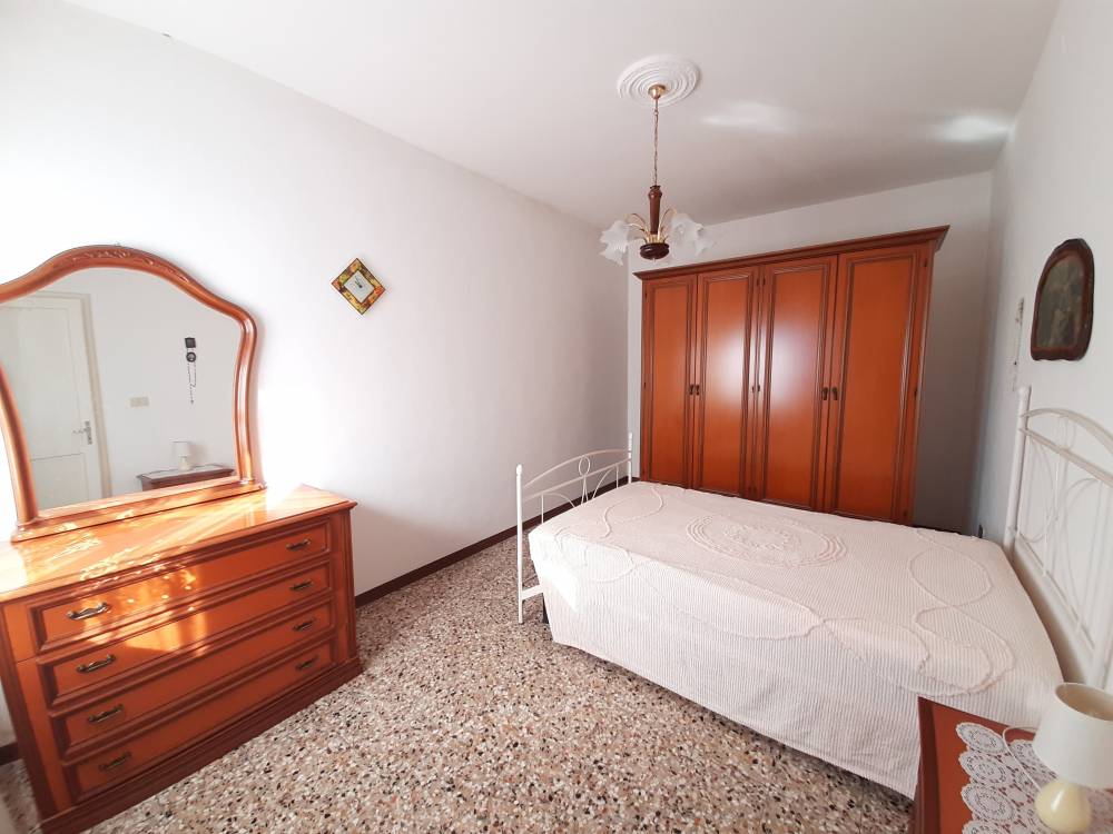 CAMERA MATRIMONIALE P1 - Bivilla a SAN DONA' DI PIAVE zona LOCALITA' PALAZZETTO in vendita - Rif.: 2449