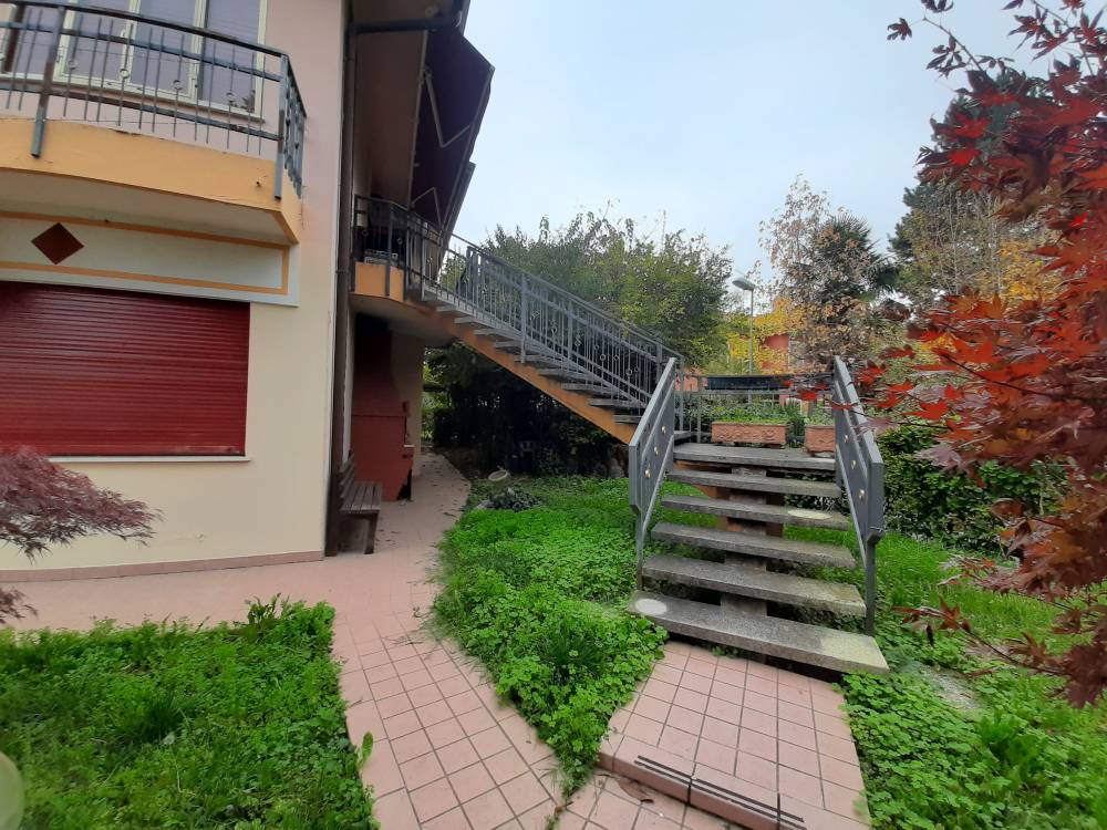 esterno - Appartamento 3 camere con giardino a SAN DONA' DI PIAVE zona SAN GIUSEPPE LAVORATORE in vendita - Rif.: 2344