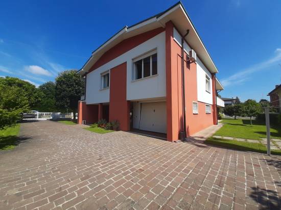 Esterno lato garage - Casa singola MUSILE DI PIAVE zona CENTRO in vendita - Rif.: 2419
