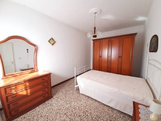 CAMERA MATRIMONIALE P1 - Bivilla SAN DONA' DI PIAVE zona LOCALITA' PALAZZETTO in vendita - Rif.: 2449